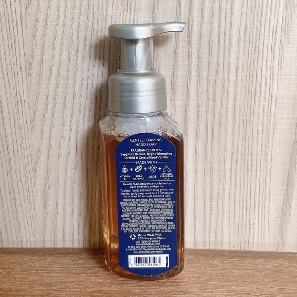 Bath and Body Works Magic Dream Hand Soap - Picture 4 of 7